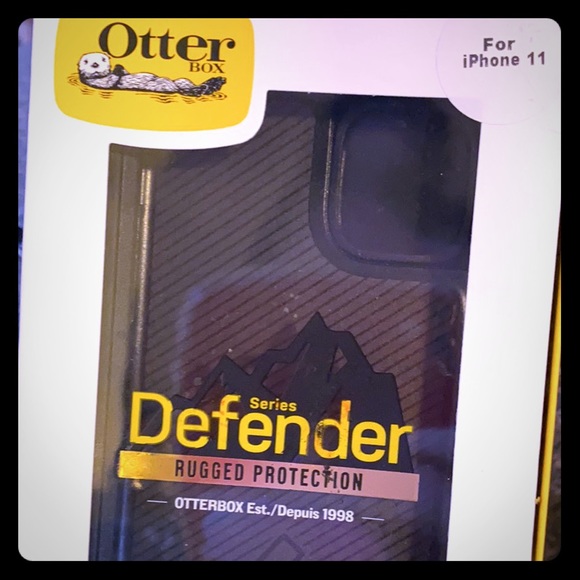 iPhone 11 Defender Otterbox - Picture 1 of 2